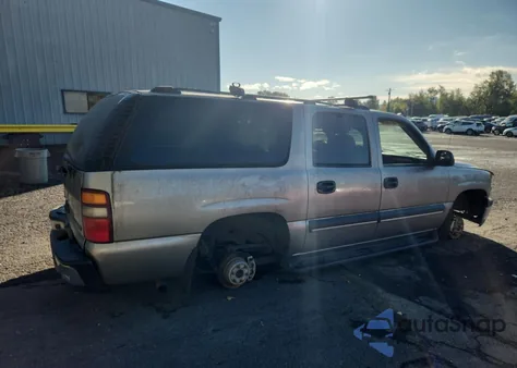 2003 Chevrolet Suburban K1500 z USA, uszkodzony, nr VIN 3GNFK16Z73G237186